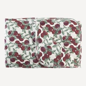 Kate Quinn Apple branches quilt